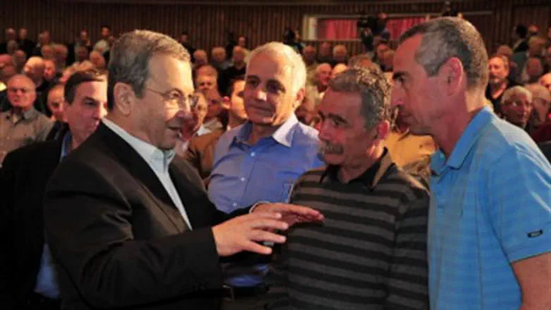 Barak and former Sayeret soldiers