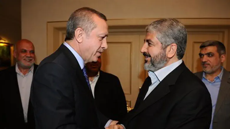 Turkey's Erdogan and Khaled Mashaal (file)