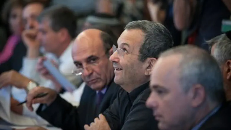 Mofaz, Barak and Netanyahu Sunday morning 