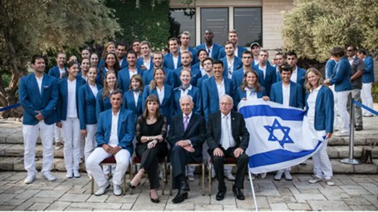 Israel's Olympic team with President Shimon P