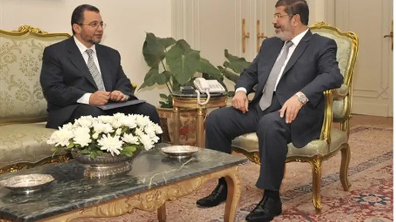 Egypt's President Mohammed Morsi meets new Pr