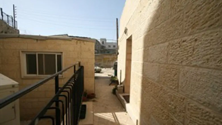 Netanyahu, Here's the Real Story of Beit Ezra in Hevron
