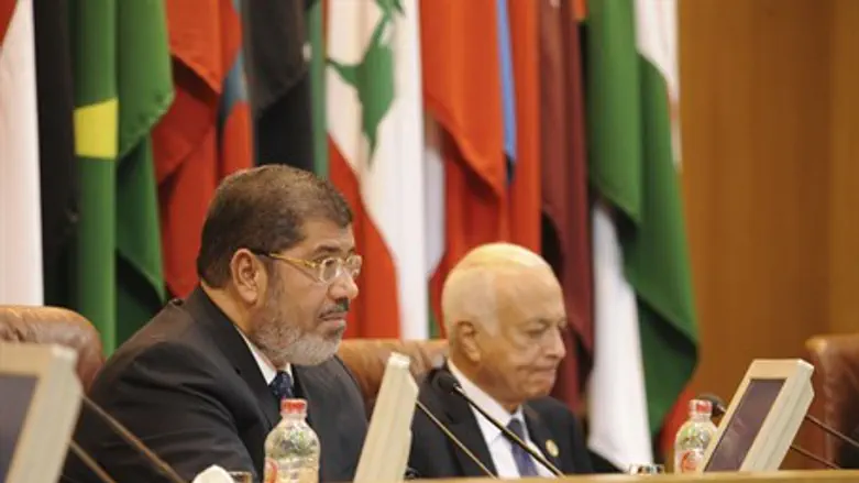 Morsi talks at the Arab League headquarters i