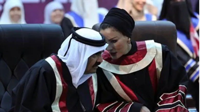  Emir of Qatar Sheikh Hamad and his his wife