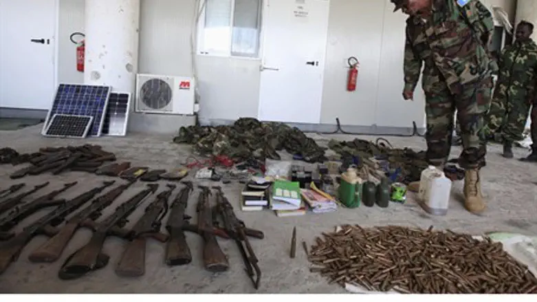 Somali Army inspects Al Shabaab arms