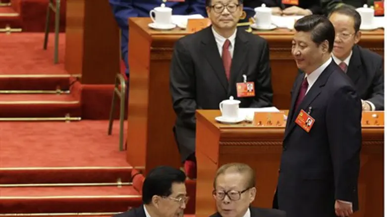 Xi (standing) Jiang and HU