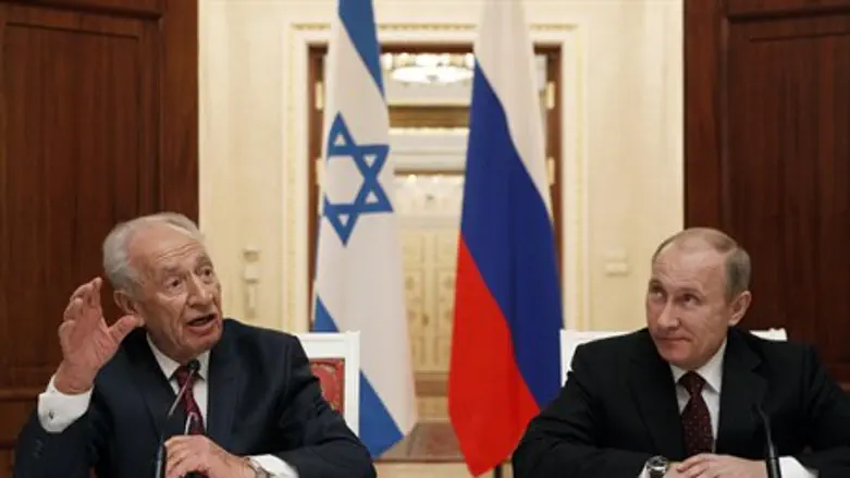 Putin and Peres met in Russia to discuss a wi