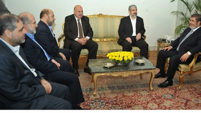 Egyptian Pres. Morsi, Hamas delegation