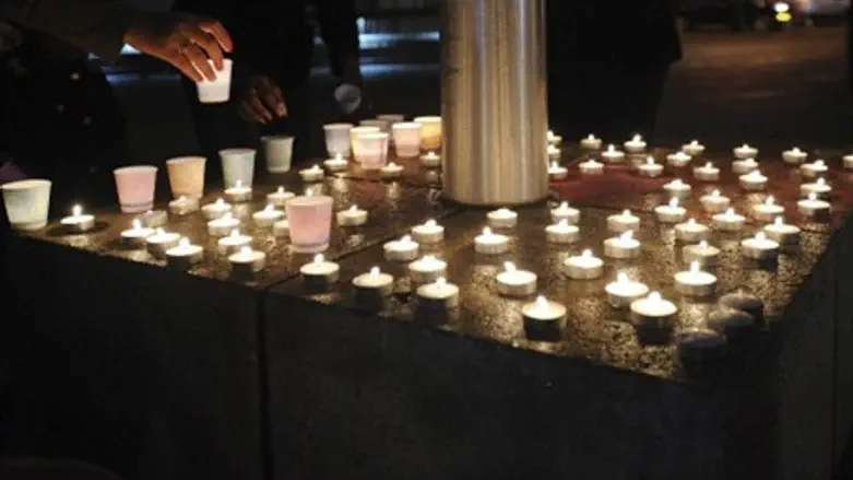 Candles honoring victims lit in Oakland, Ca.
