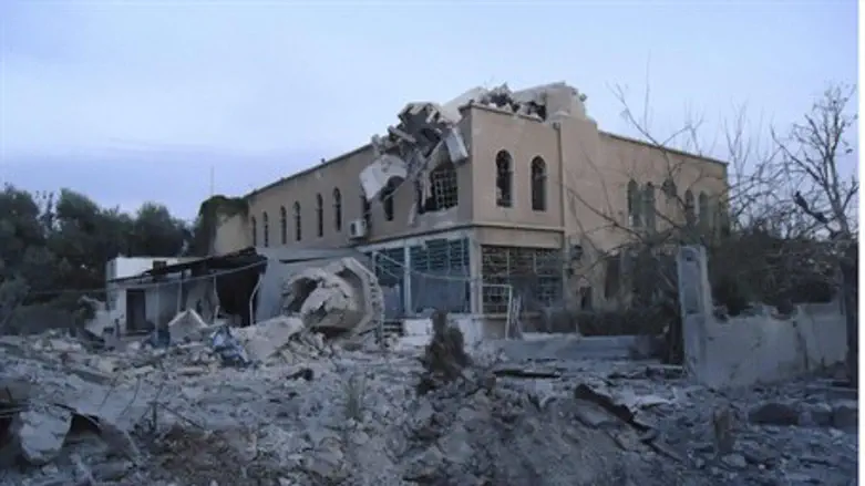 Damaged mosque after Syrian air strike