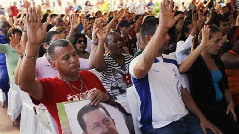 Prayer rally for Chavez in Caracas