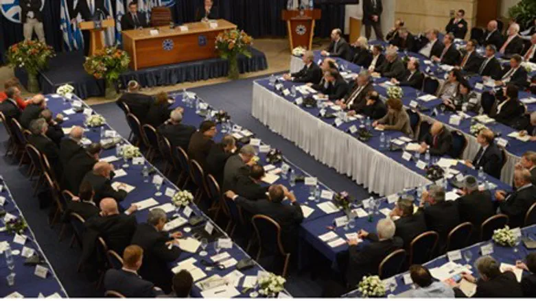 Netanyahu addresses ambassadors