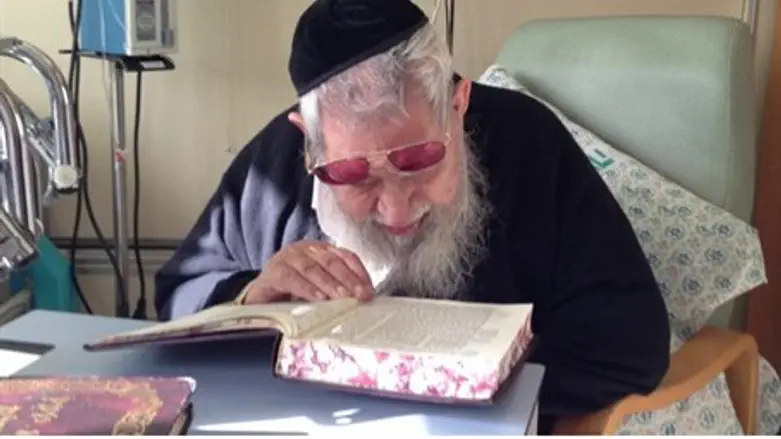 Rabbi Ovadia in hospital