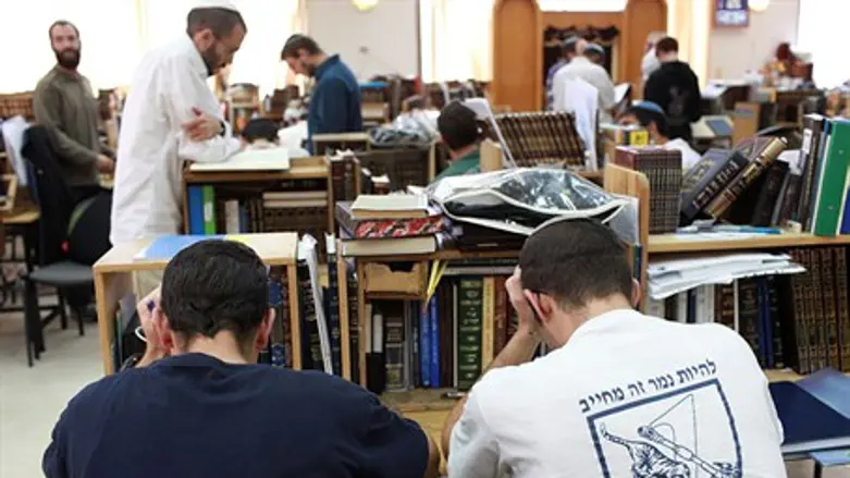 Hesder yeshiva students (illustration)