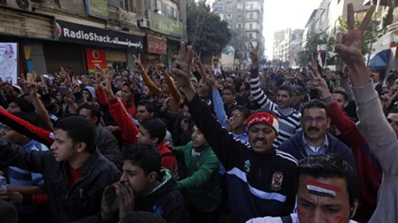 Anti-Morsi demonstrators head for Tahrir Squa
