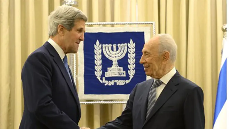 John Kerry, Shimon Peres