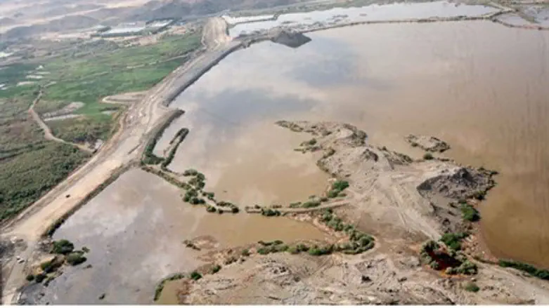 flooding in Saudi lake