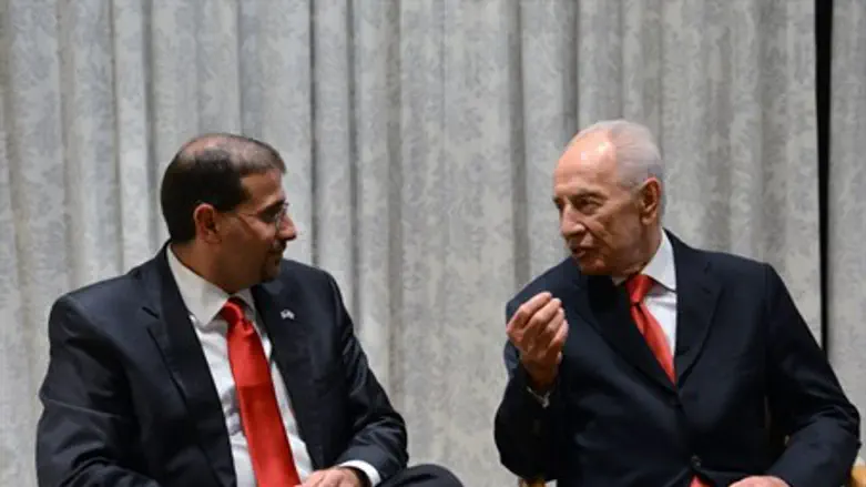 Peres with U.S. ambassador Dan Shapiro