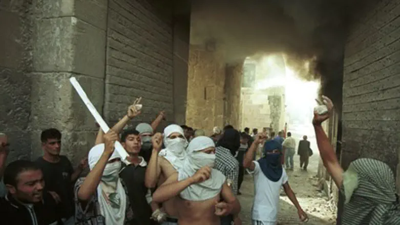 Arabs riot in the Old City (archive)