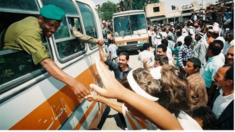 Palestinian police entering Jericho 1994