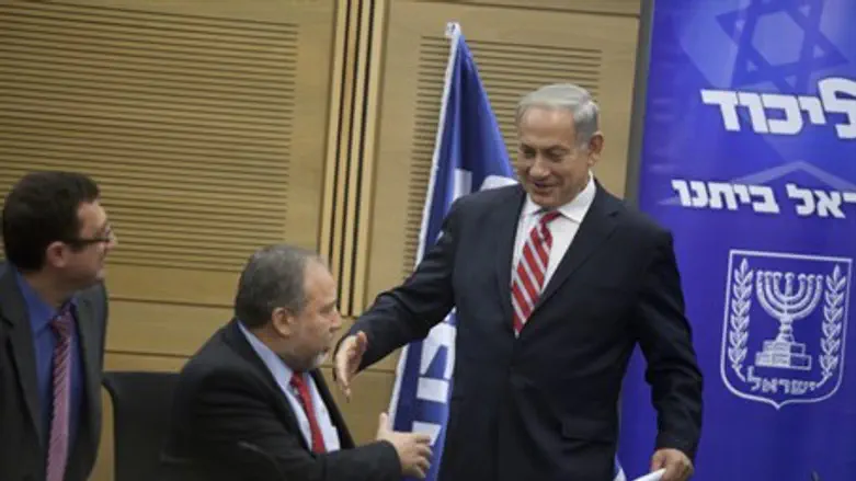 Liberman and Netanyahu shake hands after Liku