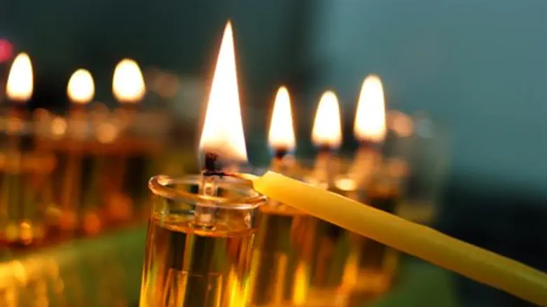 Hanukkah oil candles
