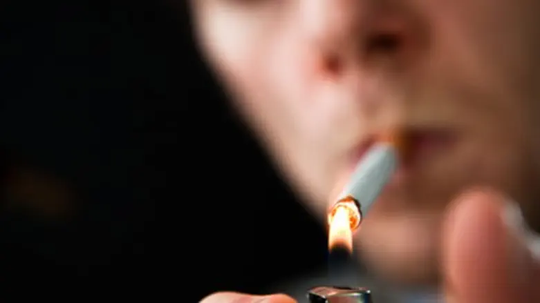 למרות המחקרים על נזקי הסיגריות עדיין רבים מעשנים