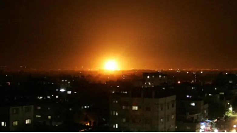 ВВС наносят удары по Газе. Иллюстрация