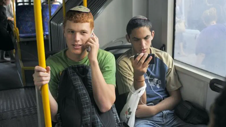 נוער באוטובוס