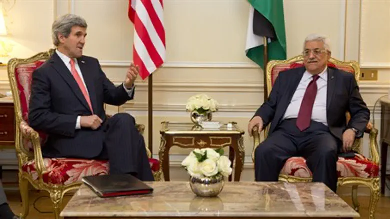 John Kerry and Mahmoud Abbas meet in Paris, F
