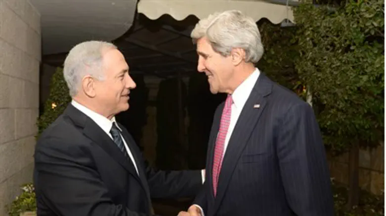Binyamin Netanyahu and John Kerry (file)