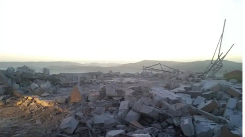 Buildings demolished in Yitzhar