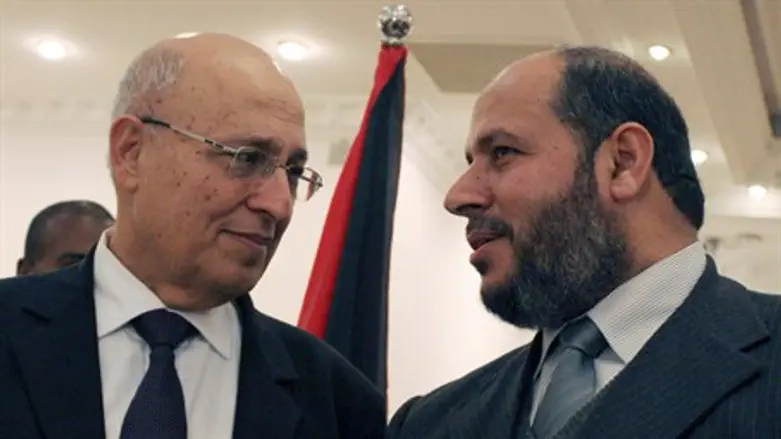 Khalil al-Hayya (r) with Fatah's Nabil Shaath