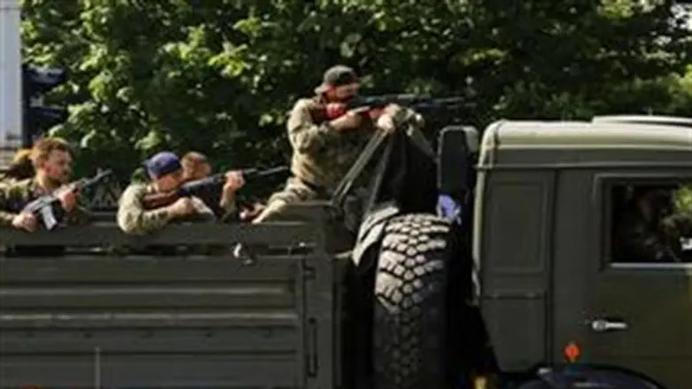 КамАЗ с террористами в Донецке