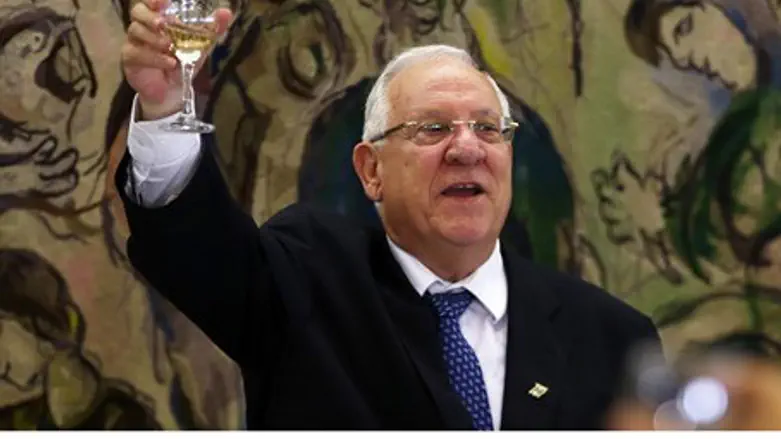 Rivlin toasts MKs during Knesset victory spee