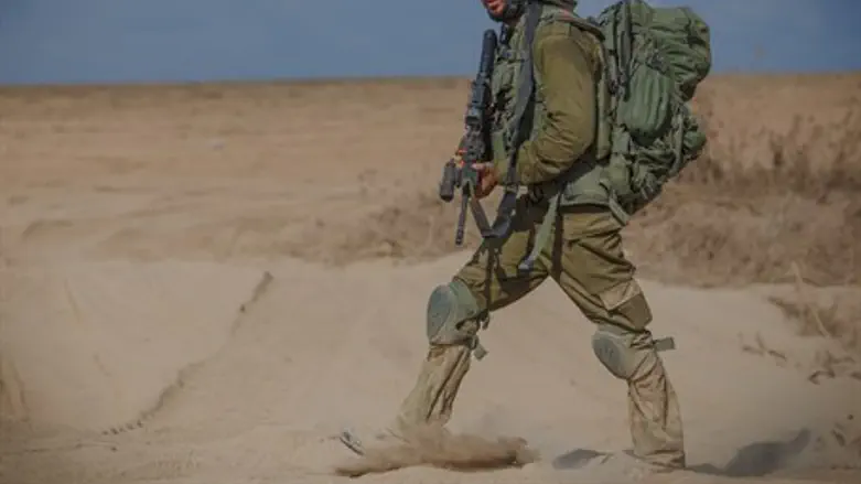 Soldier returning from Gaza (illustration)