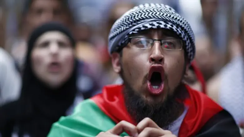 Muslim anti-Semitic protest in Europe (file)