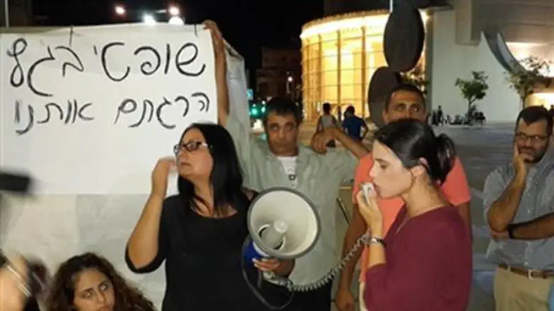 Residents of southern Tel Aviv protest