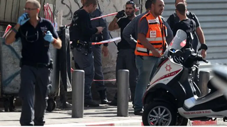 Security personnel at the site of Tel Aviv st