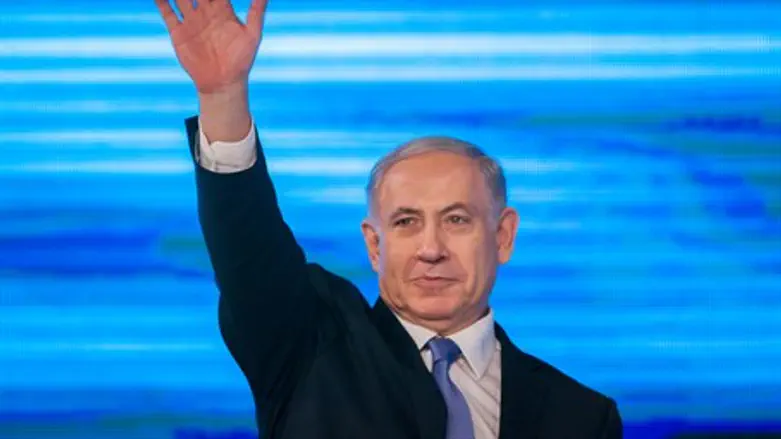 A happy-looking Binyamin Netanyahu