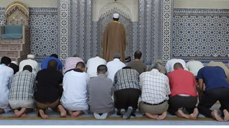 Muslims praying (illustrative)