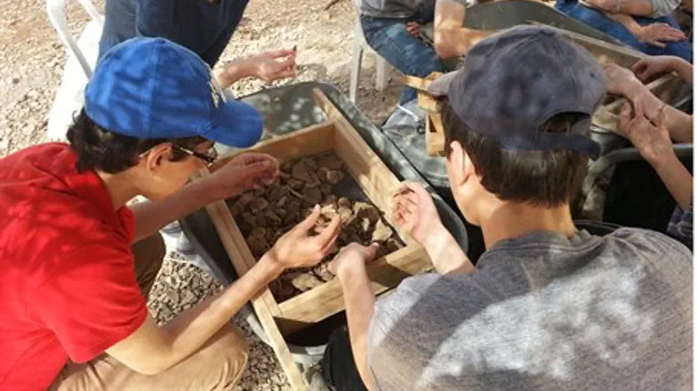 Jerusalem Science Contest winners at archaeological dig in Jerusalem