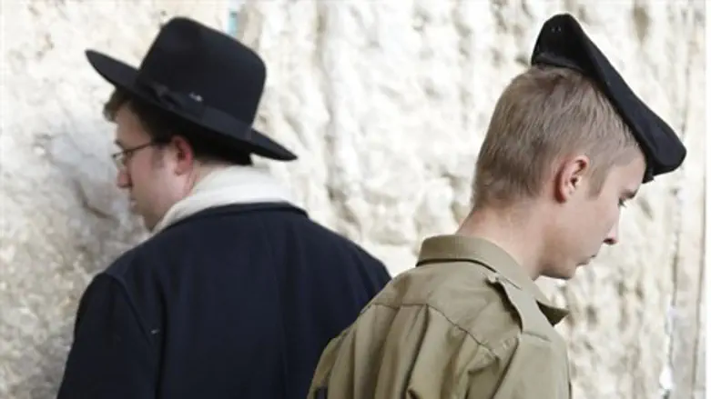 Soldier and haredi at Kotel