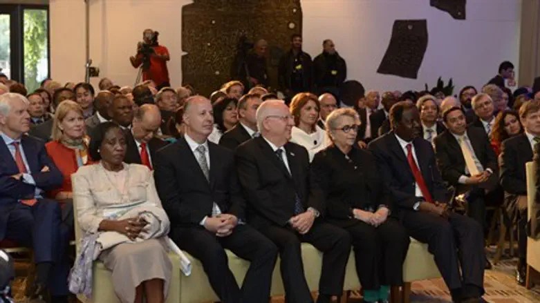 Rivlin and Hanegbi attend Independence Day event for foreign diplomats