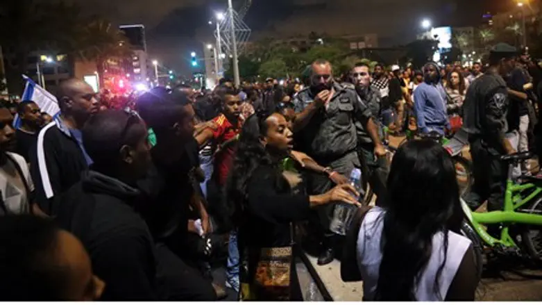 Ethiopians riot in Tel Aviv