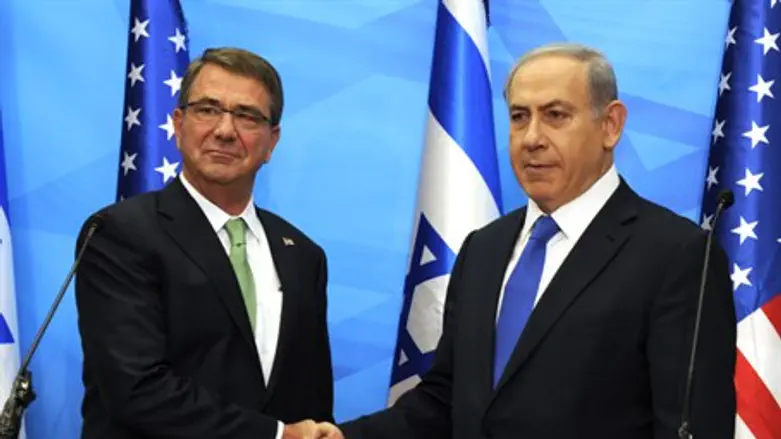 Ashton Carter (L) with Prime Minister Binyamin Netanyahu