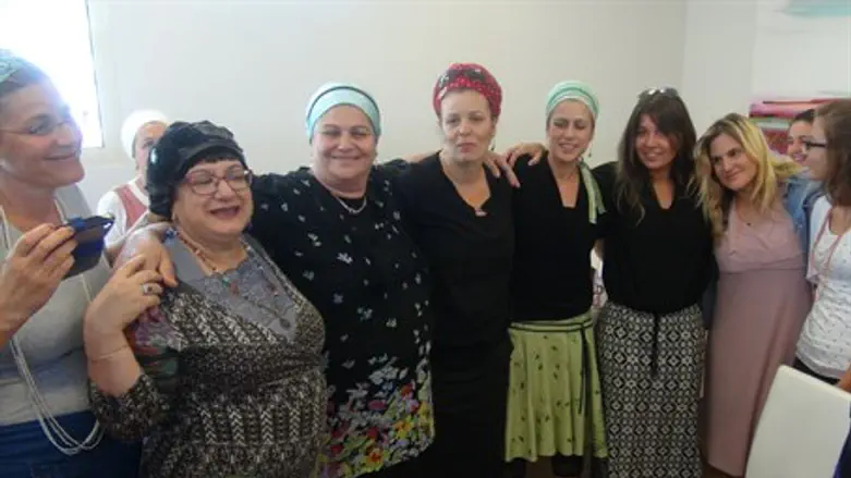 French converts with Yakir members