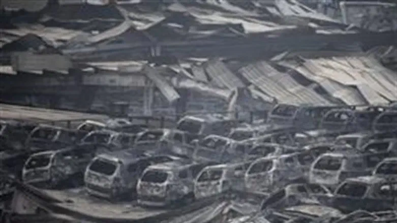 Машины, сгоревшие после взрыва
