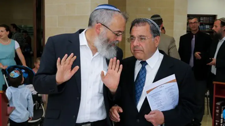 Rabbis David Stav and Shlomo Riskin, leaders of new conversion courts (file)
