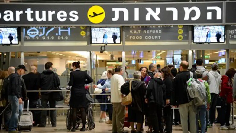 tourists at Ben-Gurion airport